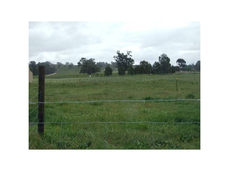 2 Nash Street, Parkes NSW 2870