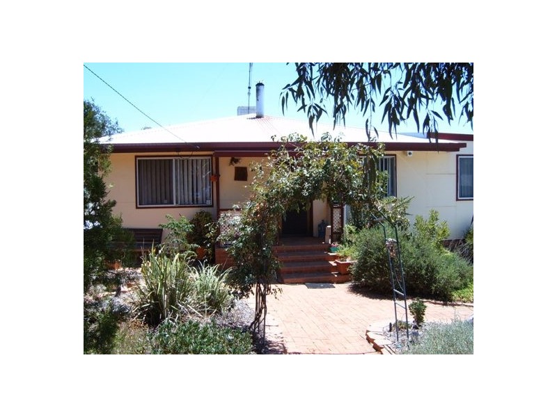 8-10 Park Street, Parkes NSW 2870