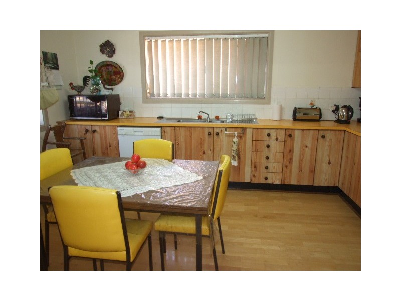 8-10 Park Street, Parkes NSW 2870