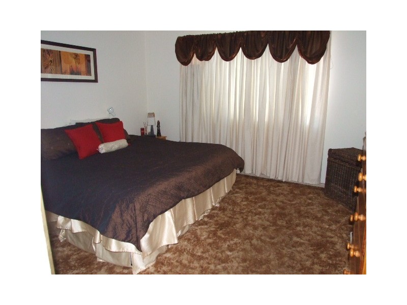 8-10 Park Street, Parkes NSW 2870