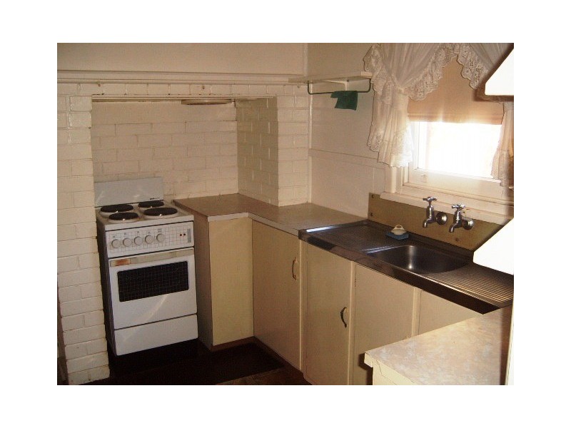 2 Carrington, Parkes NSW 2870