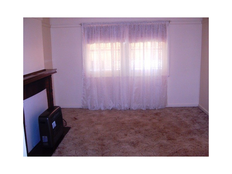 2 Carrington, Parkes NSW 2870