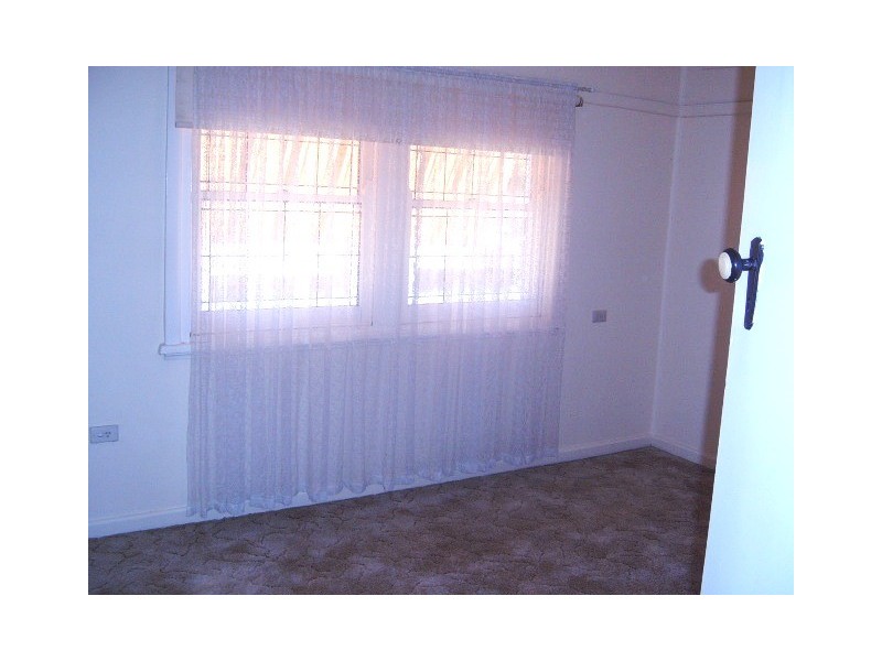 2 Carrington, Parkes NSW 2870