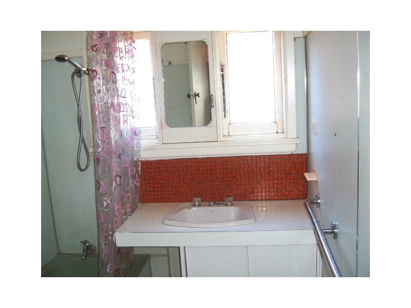 2 Carrington, Parkes NSW 2870