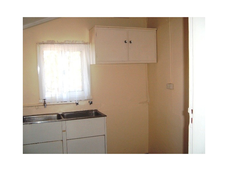 2 Carrington, Parkes NSW 2870
