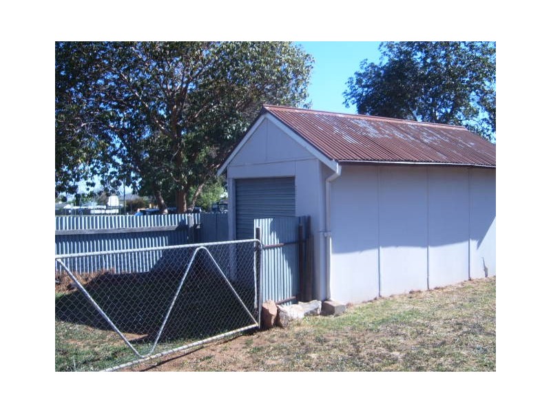 2 Carrington, Parkes NSW 2870