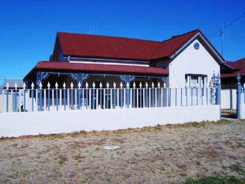 5 Cecile Street, Parkes NSW 2870