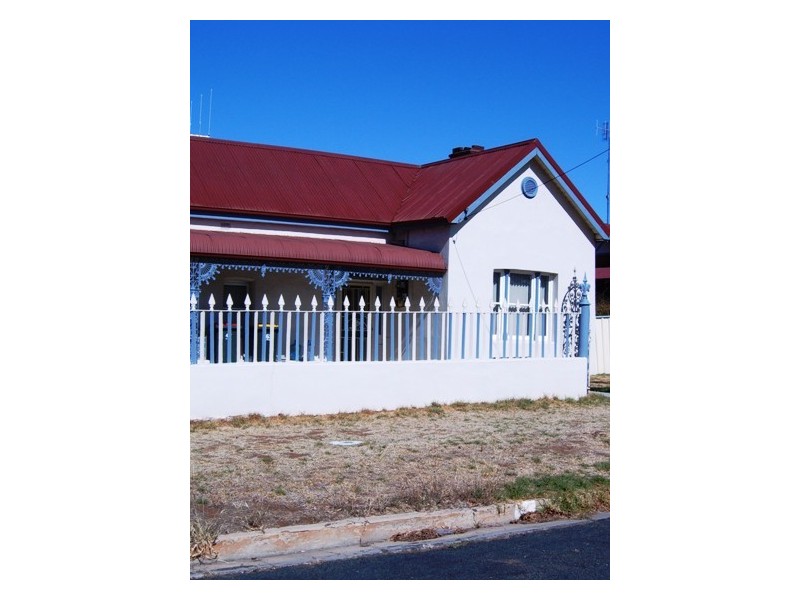 5 Cecile Street, Parkes NSW 2870