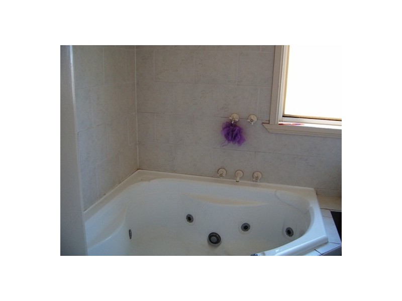 5 Cecile Street, Parkes NSW 2870