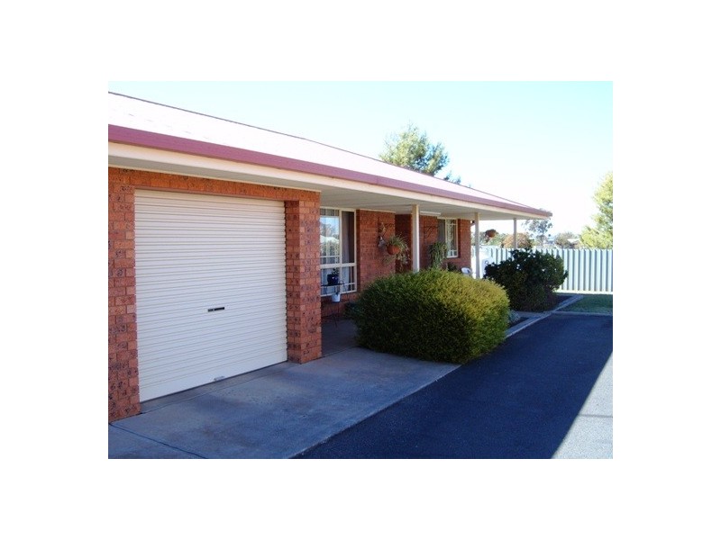 2/16-18 Ebelina Crescent, Parkes NSW 2870