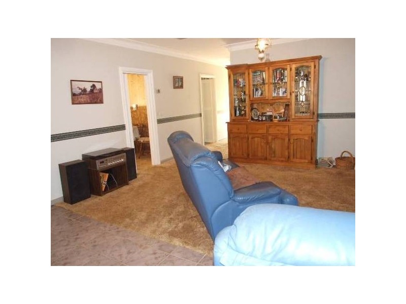 2 Bollinger Street, Parkes NSW 2870