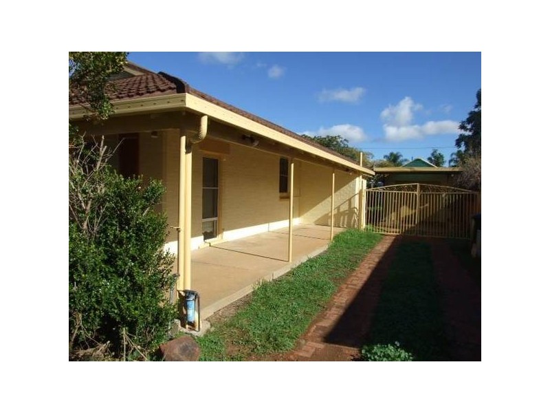2 Bollinger Street, Parkes NSW 2870