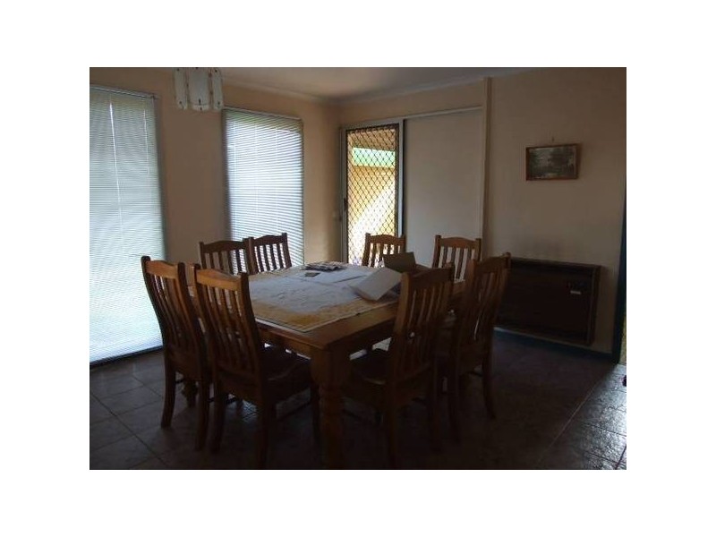 2 Bollinger Street, Parkes NSW 2870