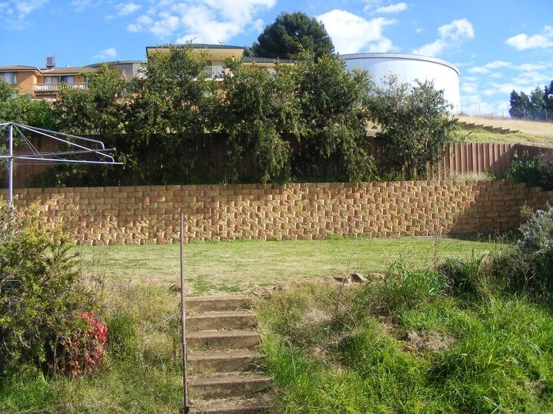 8 Panorama Crescent, Parkes NSW 2870