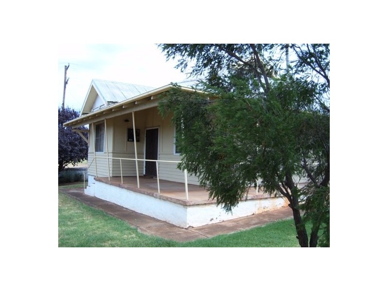 18 Wentworth Street, Parkes NSW 2870