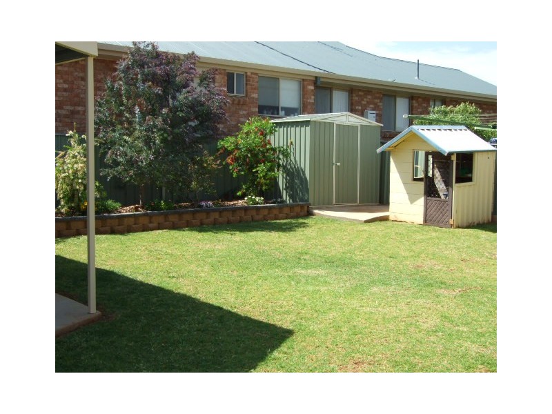 27 Paterson Street, Parkes NSW 2870