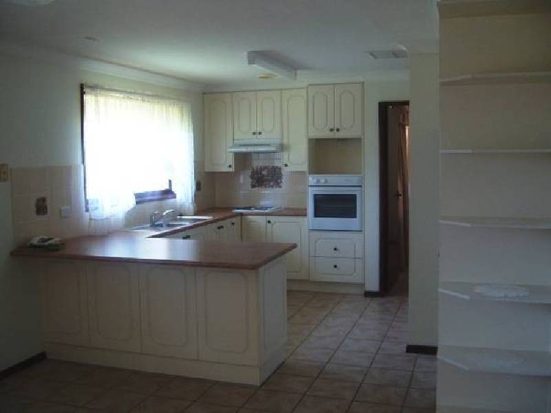 25 Bowditch Crescent, Parkes NSW 2870