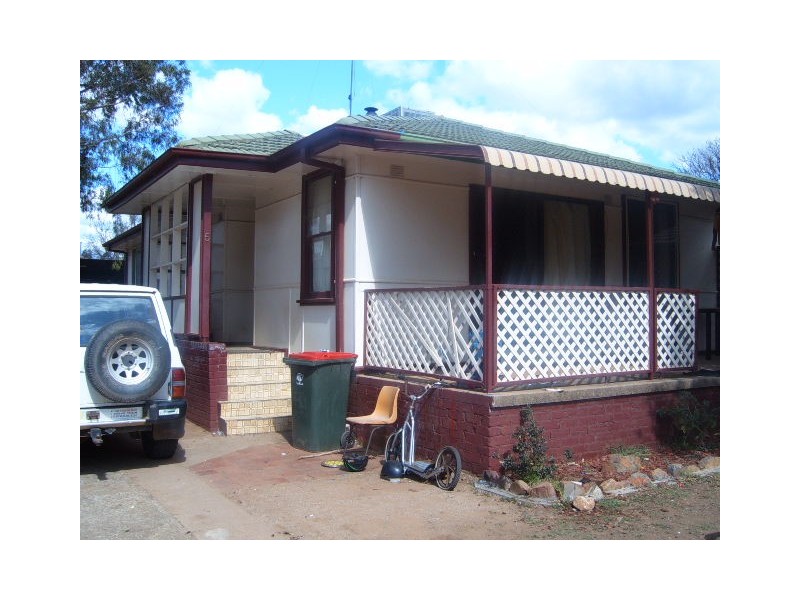 5 Faull Crescent, Parkes NSW 2870