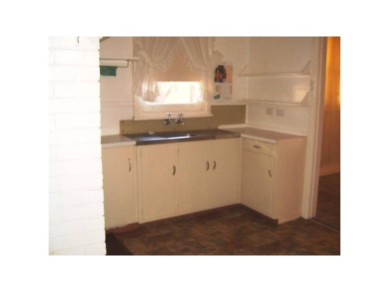 2 Carrington Street, Parkes NSW 2870