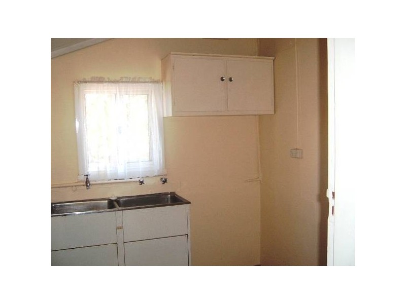 2 Carrington Street, Parkes NSW 2870