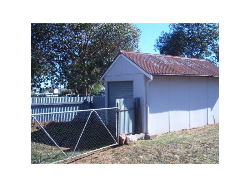 2 Carrington Street, Parkes NSW 2870