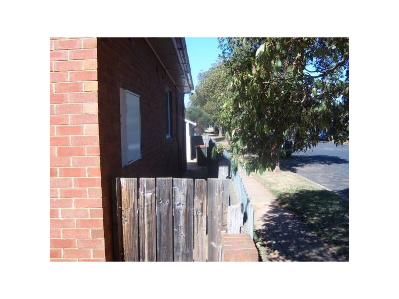 2 Carrington Street, Parkes NSW 2870