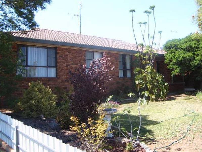 140 Mitchell Street, Parkes NSW 2870