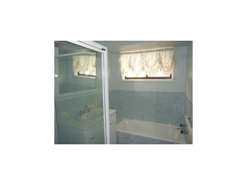 33 Webb Street, Parkes NSW 2870