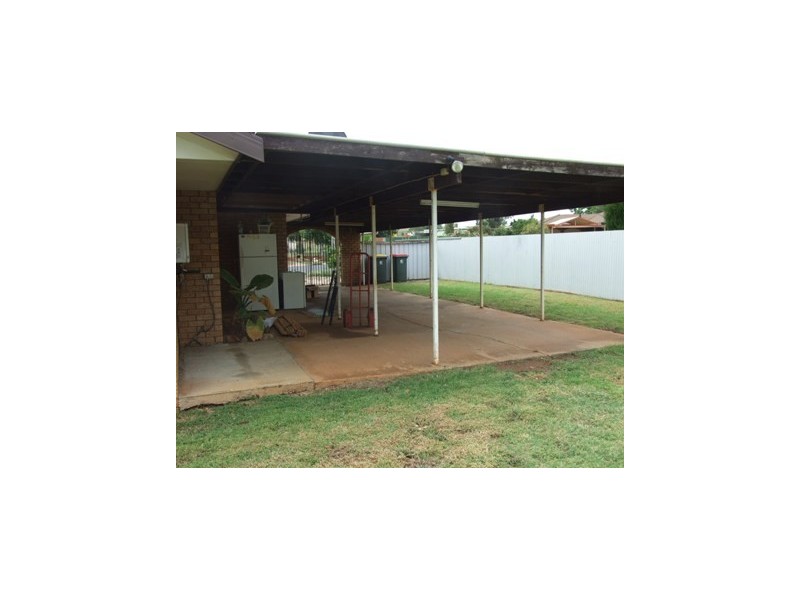33 Webb Street, Parkes NSW 2870