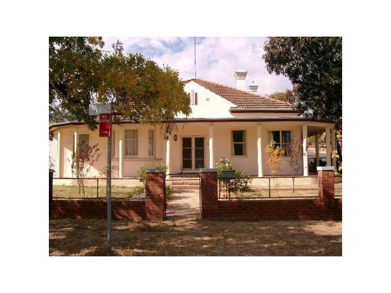 73 Currajong Street, Parkes NSW 2870