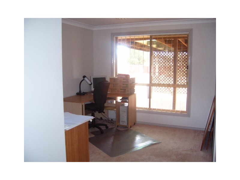 42 Coronation Avenue, Parkes NSW 2870