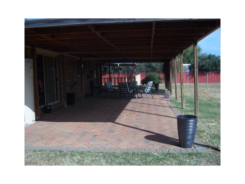 42 Coronation Avenue, Parkes NSW 2870