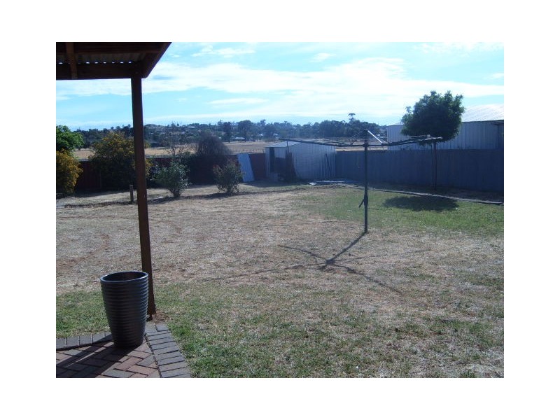 42 Coronation Avenue, Parkes NSW 2870