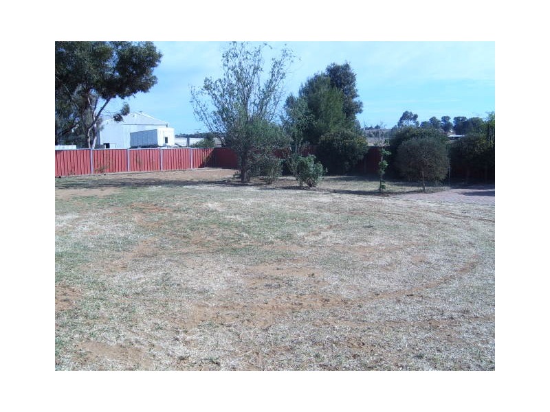 42 Coronation Avenue, Parkes NSW 2870