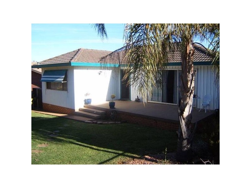 25 Goobang Street, Parkes NSW 2870