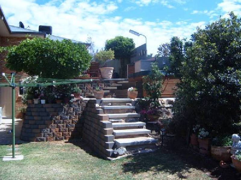 12 Highland Avenue, Parkes NSW 2870