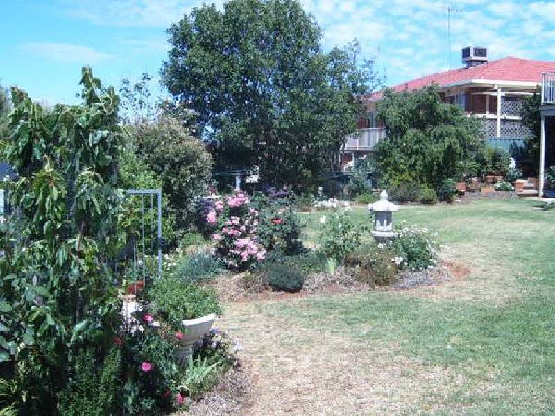 12 Highland Avenue, Parkes NSW 2870