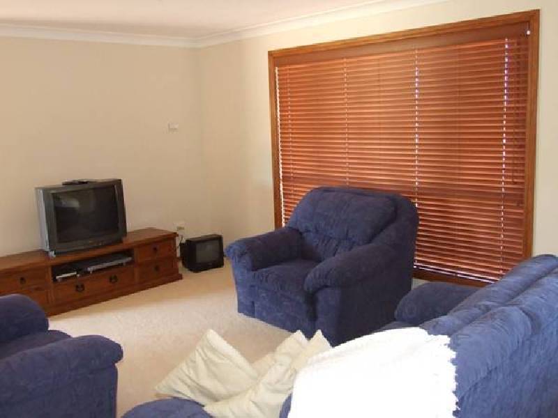 18 Basil Ave, Parkes NSW 2870