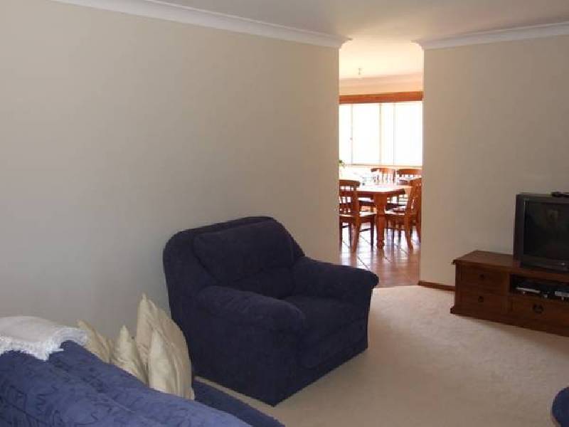 18 Basil Ave, Parkes NSW 2870