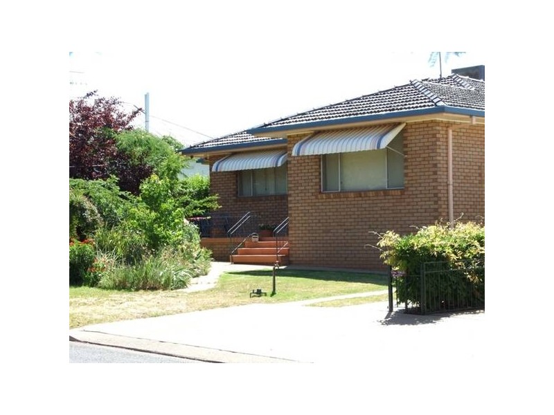1 Hedgerow Avenue, Parkes NSW 2870