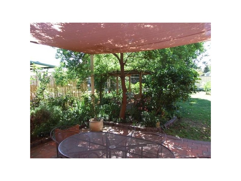 1 Hedgerow Avenue, Parkes NSW 2870