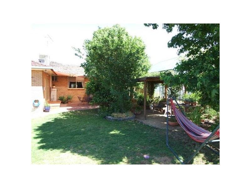 1 Hedgerow Avenue, Parkes NSW 2870