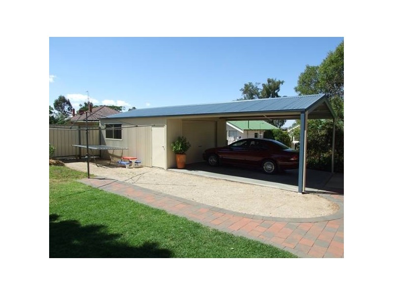 1 Hedgerow Avenue, Parkes NSW 2870