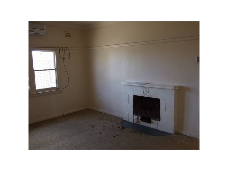 CLARINDA STREET, Parkes NSW 2870