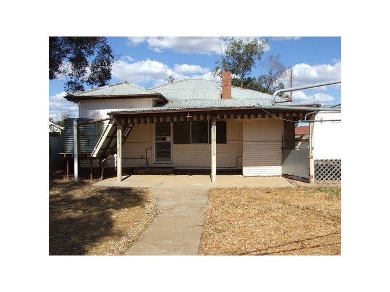CLARINDA STREET, Parkes NSW 2870