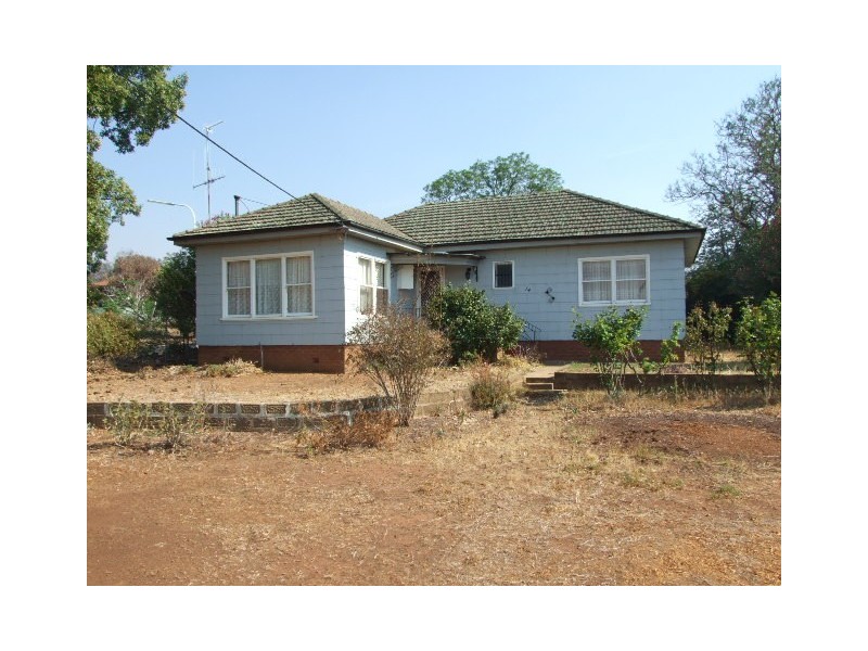 14 Want Street, Parkes NSW 2870