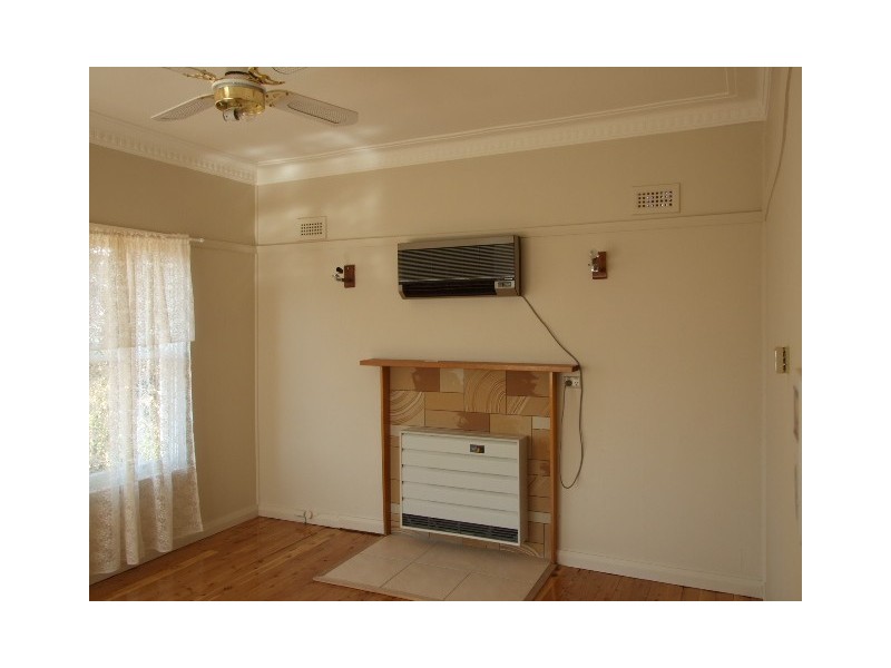14 Want Street, Parkes NSW 2870