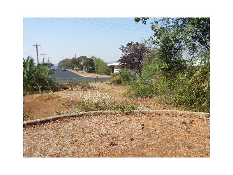 14 Want Street, Parkes NSW 2870
