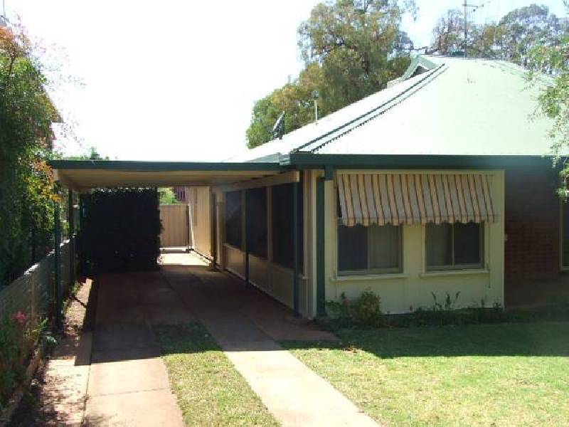 39 East Street, Parkes NSW 2870