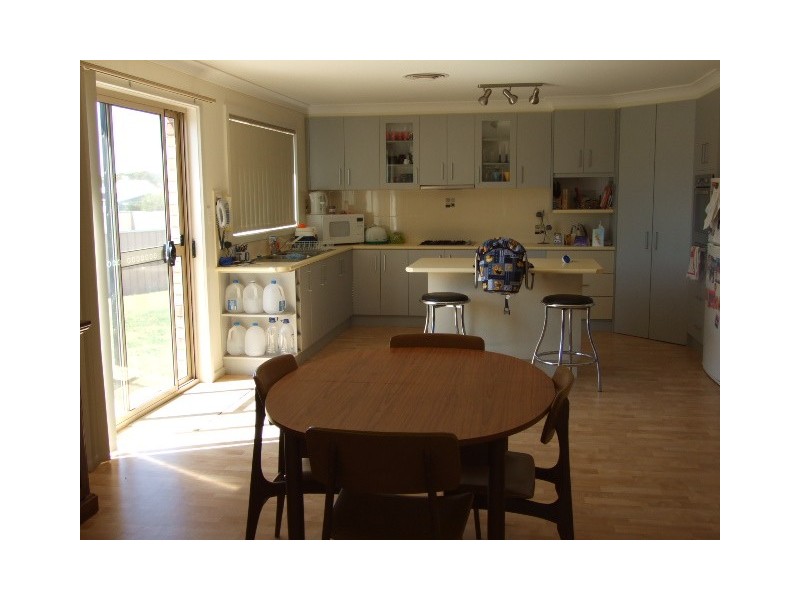 12 Noonan Street, Parkes NSW 2870